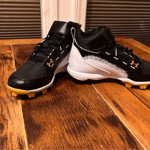 Under Armour Black White Yellow Baseball Cleats